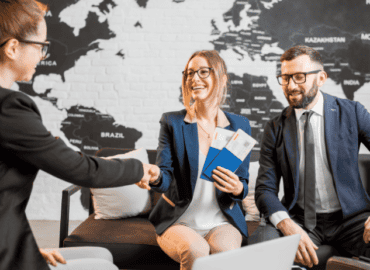 IMPROVING ONLINE TRAVEL BOOKING CONVERSION RATES THROUGH CALL CENTER SUPPORT