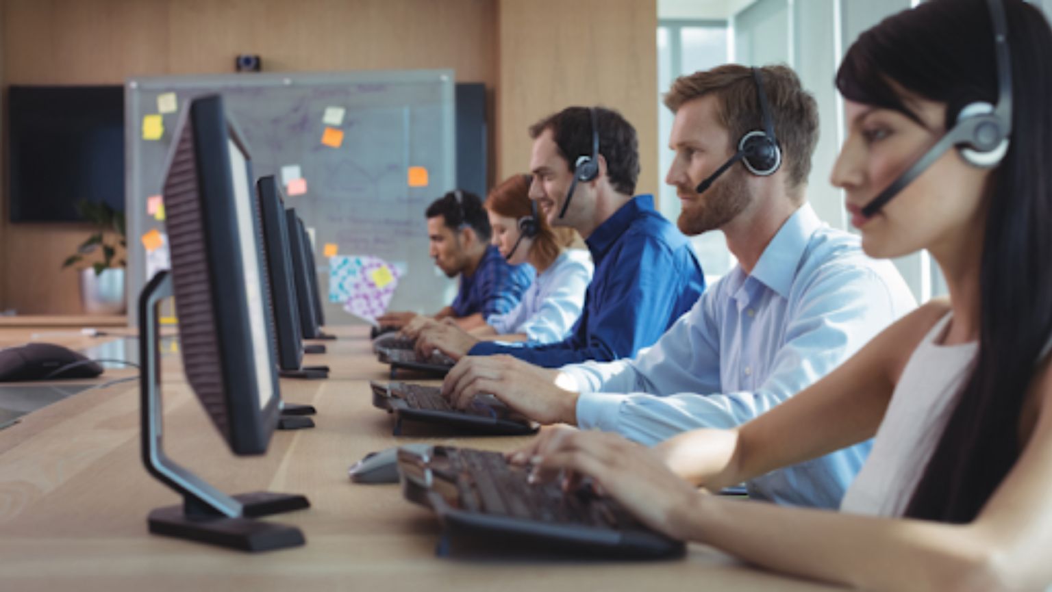 CALL CENTER STRATEGIES FOR MANAGING PEAK BOOKING SEASONS IN THE HOSPITALITY INDUSTRY