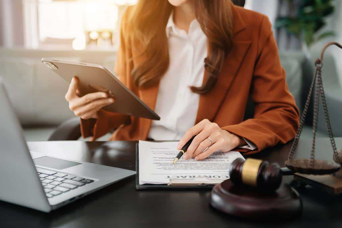 LEGAL LAW FIRMS
