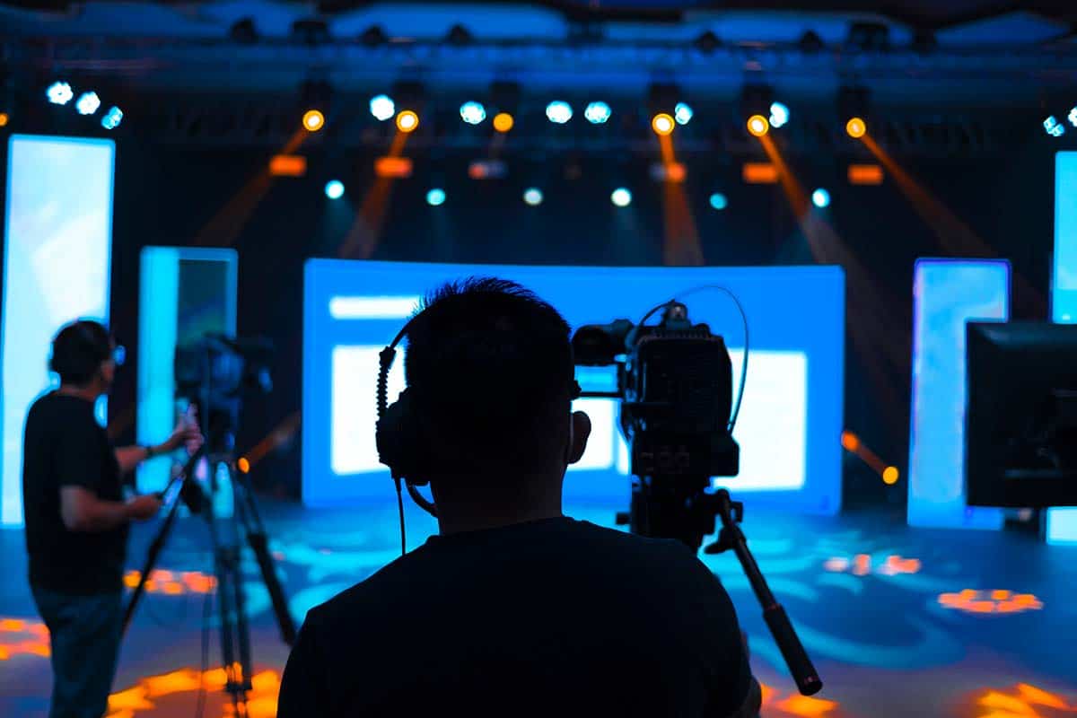 MEDIA ENTERTAINMENT